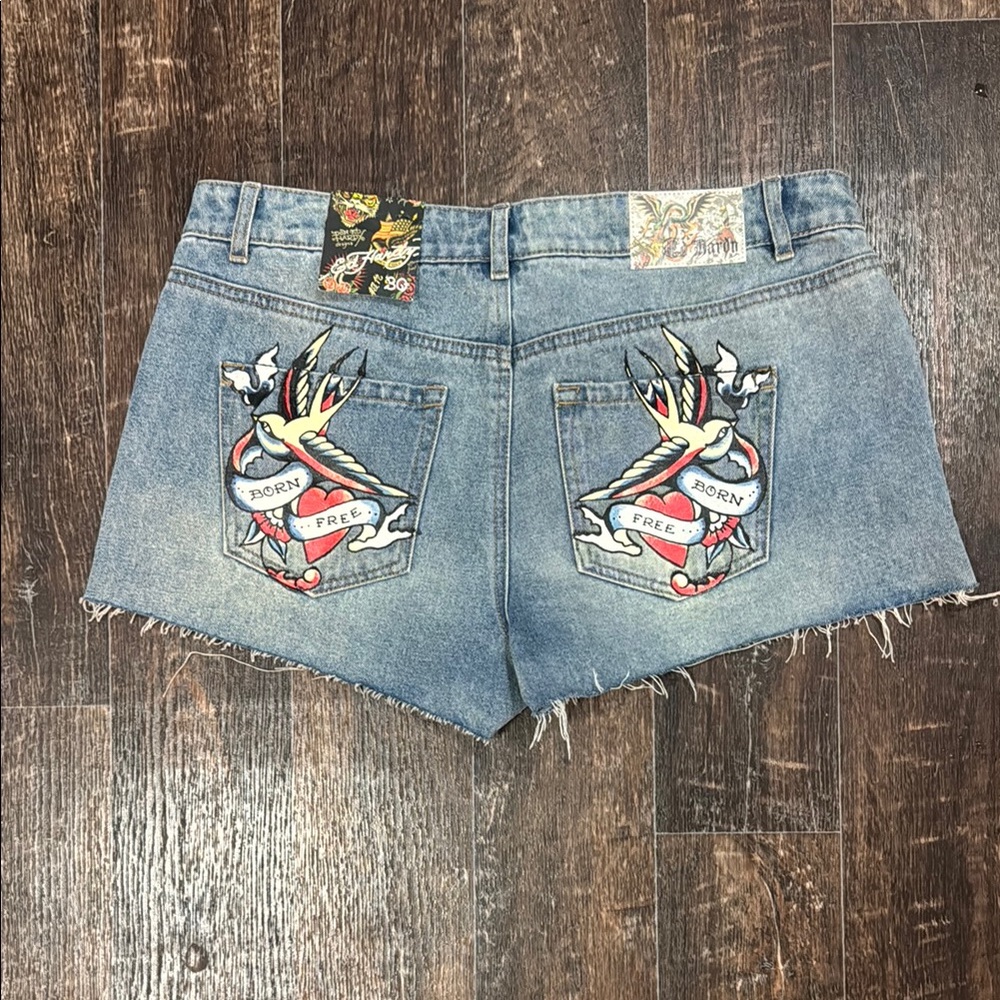 Ed Hardy Born Free Heart Jean Shorts - size 30